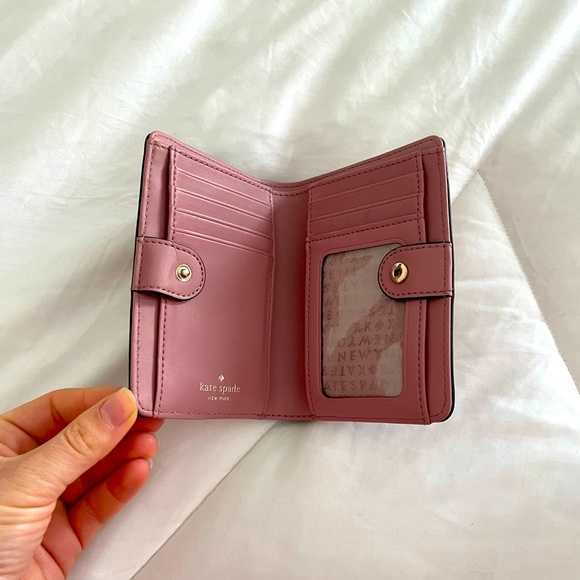Women’s Kate spade wallet - Picture 2 of 3